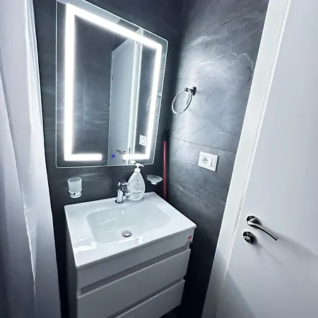 Delux Appartamento Tirana