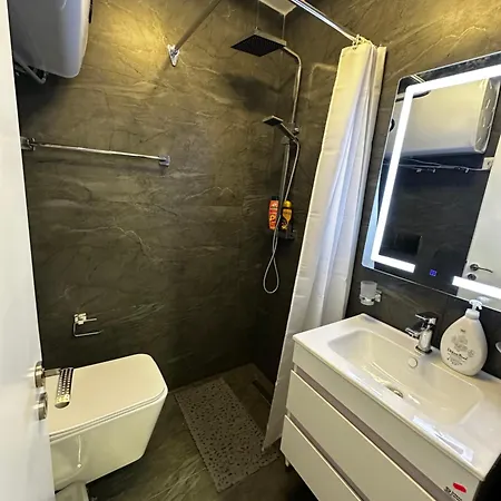 Delux * تيرانا